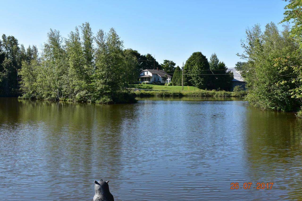 Вилла Domaine Henri-Daze Saint-Pierre-Baptiste Экстерьер фото
